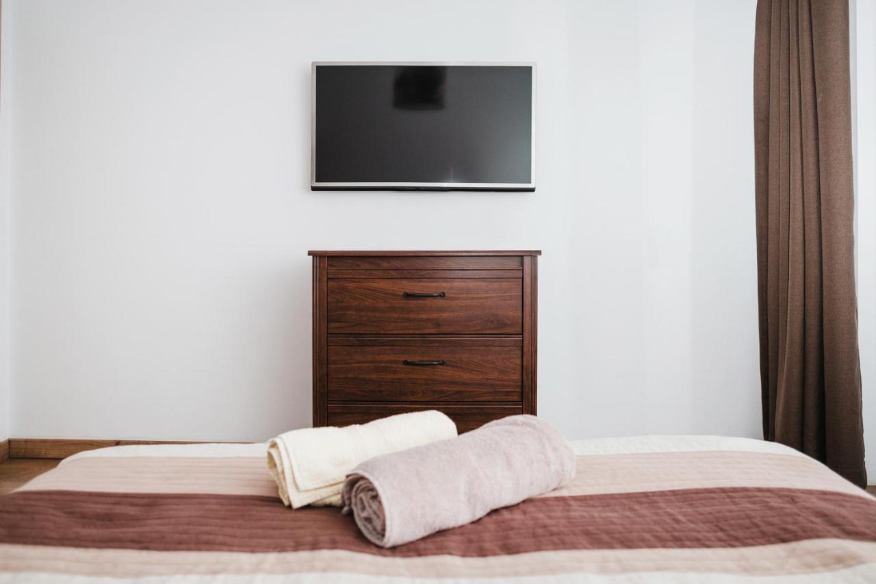 City View Apartment With Free Parking 克卢日-纳波卡 外观 照片